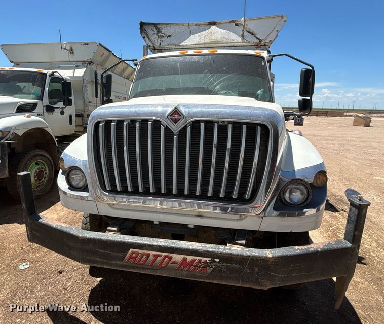 image for item EQ4590 2020 International HV607 feed delivery truck