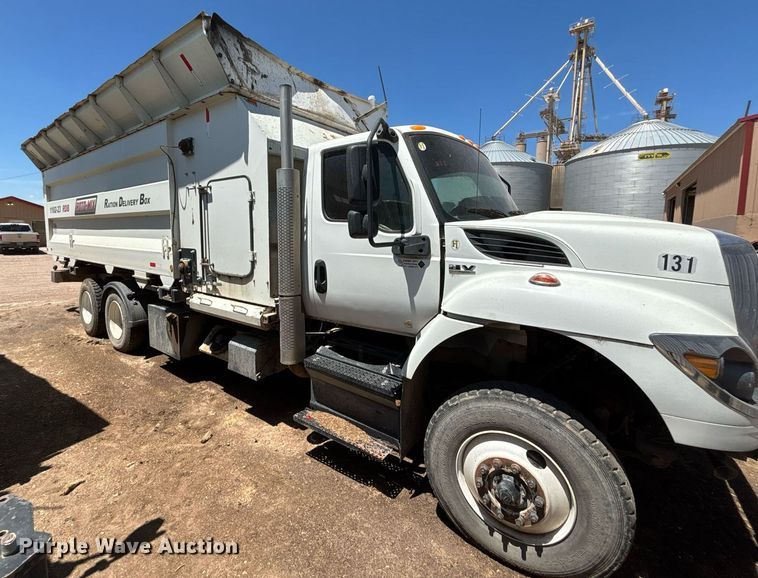 image for item EQ4590 2020 International HV607 feed delivery truck