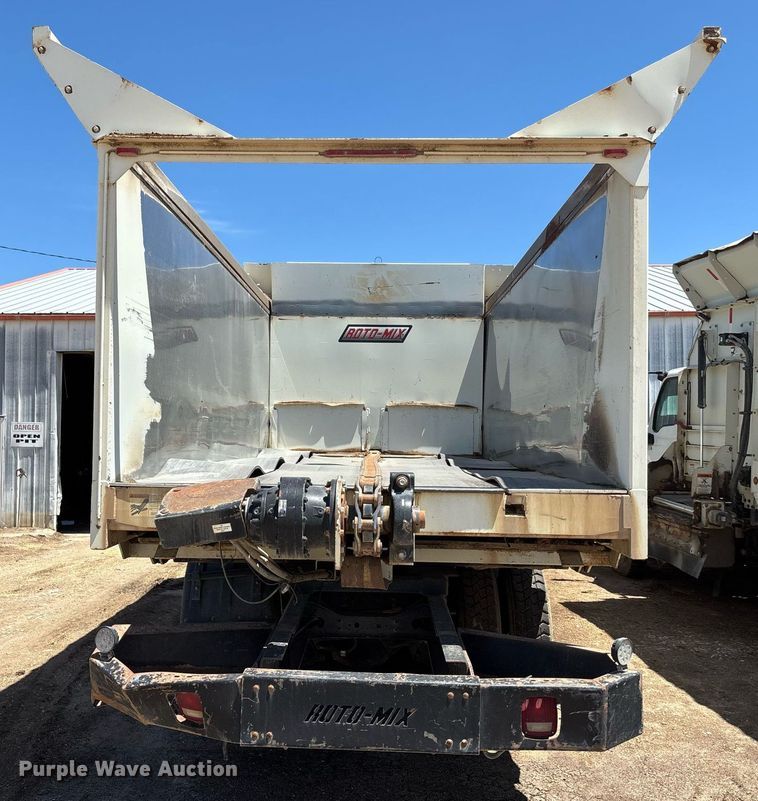 image for item EQ4590 2020 International HV607 feed delivery truck