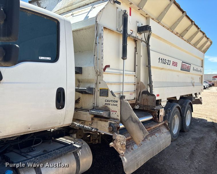 image for item EQ4590 2020 International HV607 feed delivery truck