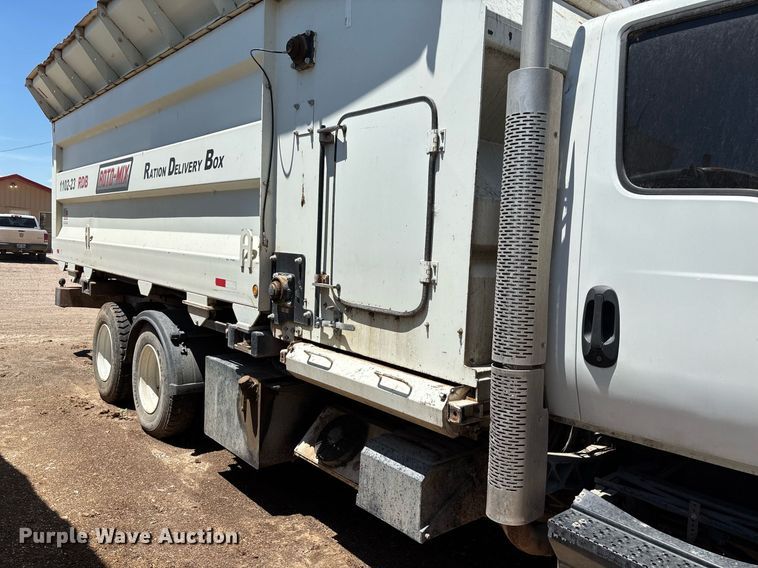 image for item EQ4590 2020 International HV607 feed delivery truck