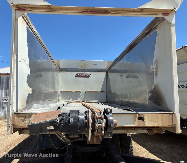 image for item EQ4590 2020 International HV607 feed delivery truck