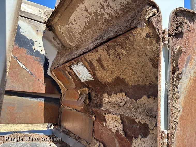 image for item EQ4590 2020 International HV607 feed delivery truck