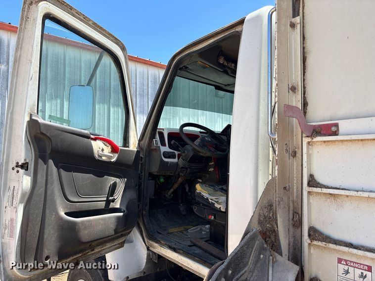 image for item EQ4590 2020 International HV607 feed delivery truck