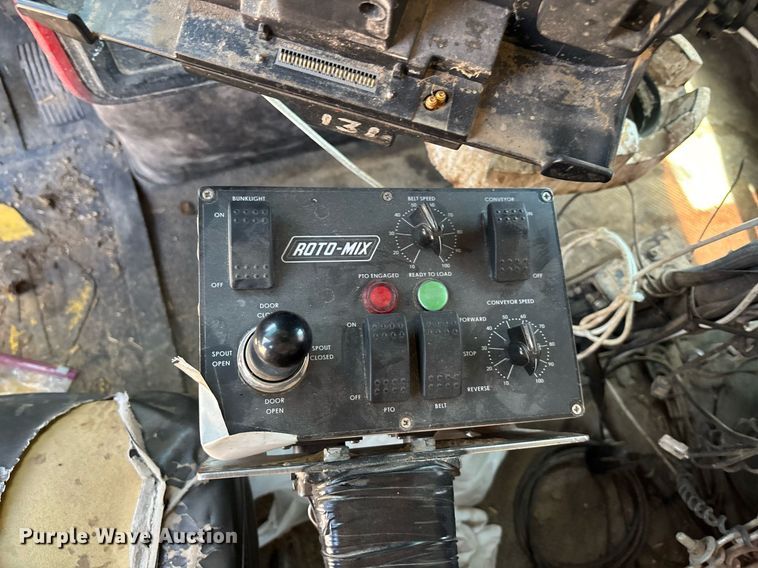 image for item EQ4590 2020 International HV607 feed delivery truck