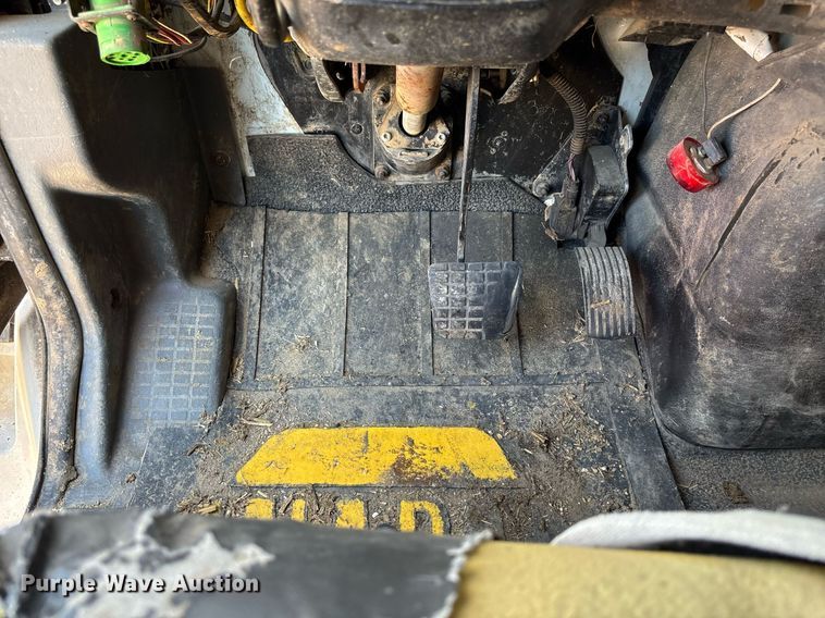 image for item EQ4590 2020 International HV607 feed delivery truck