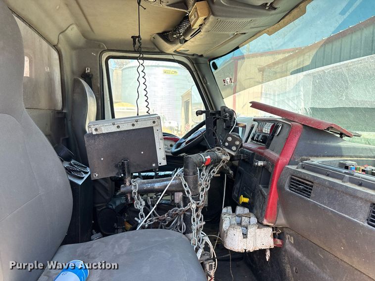 image for item EQ4590 2020 International HV607 feed delivery truck