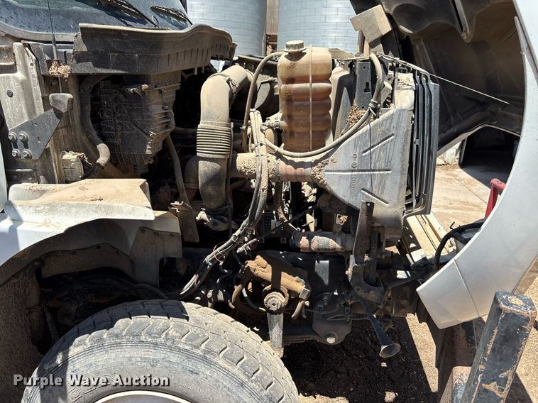 image for item EQ4590 2020 International HV607 feed delivery truck