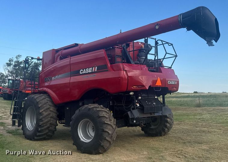 image for item ER2136 2010 Case IH 8120 combine