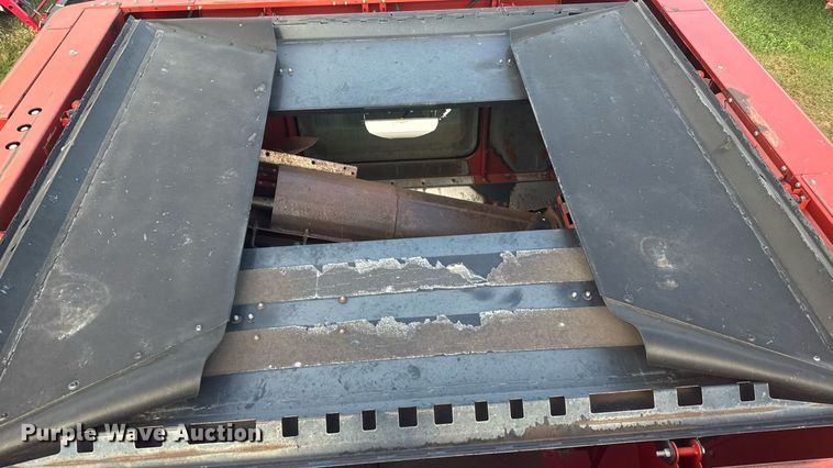 image for item ER2136 2010 Case IH 8120 combine