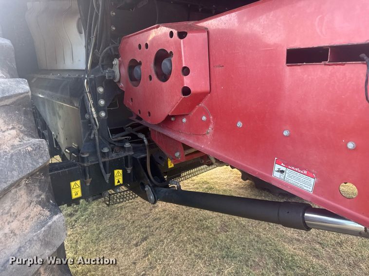 image for item ER2136 2010 Case IH 8120 combine
