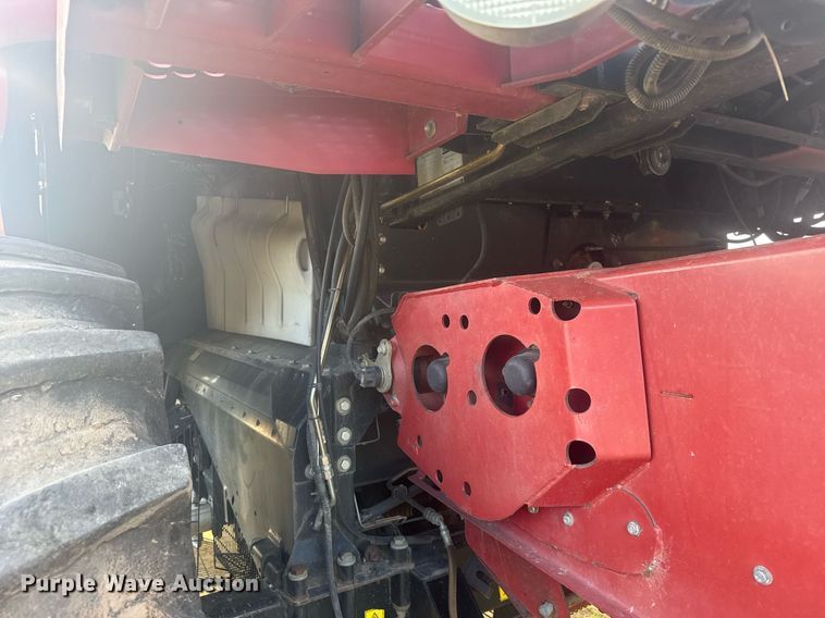 image for item ER2136 2010 Case IH 8120 combine
