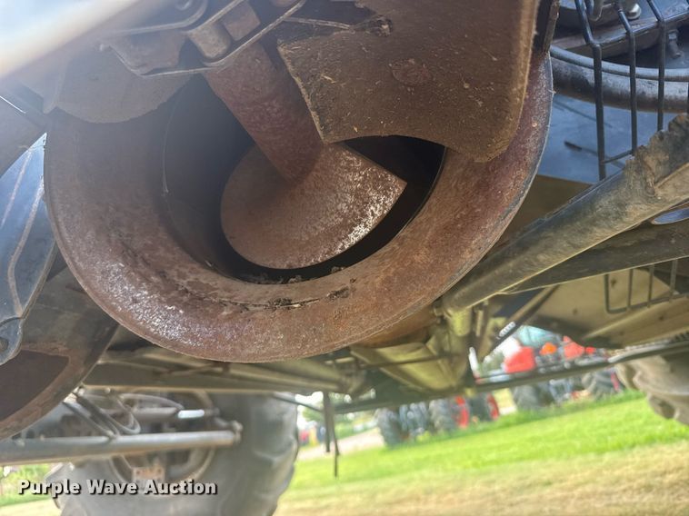 image for item ER2136 2010 Case IH 8120 combine