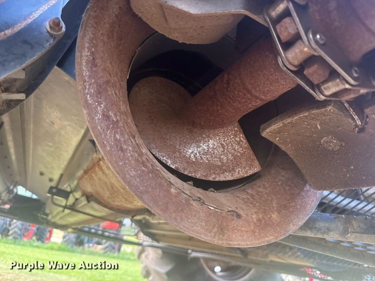 image for item ER2136 2010 Case IH 8120 combine