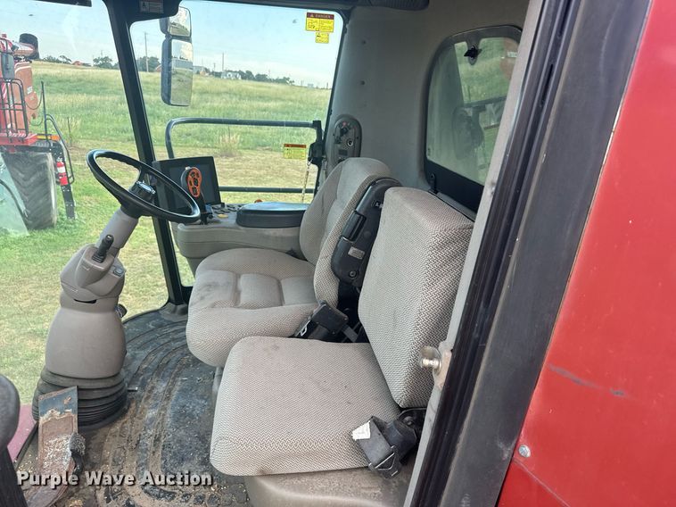 image for item ER2136 2010 Case IH 8120 combine