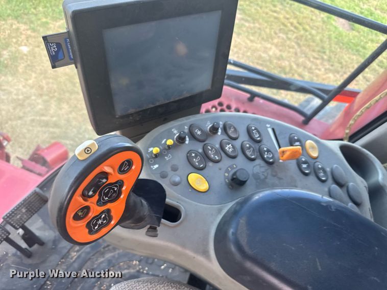 image for item ER2136 2010 Case IH 8120 combine