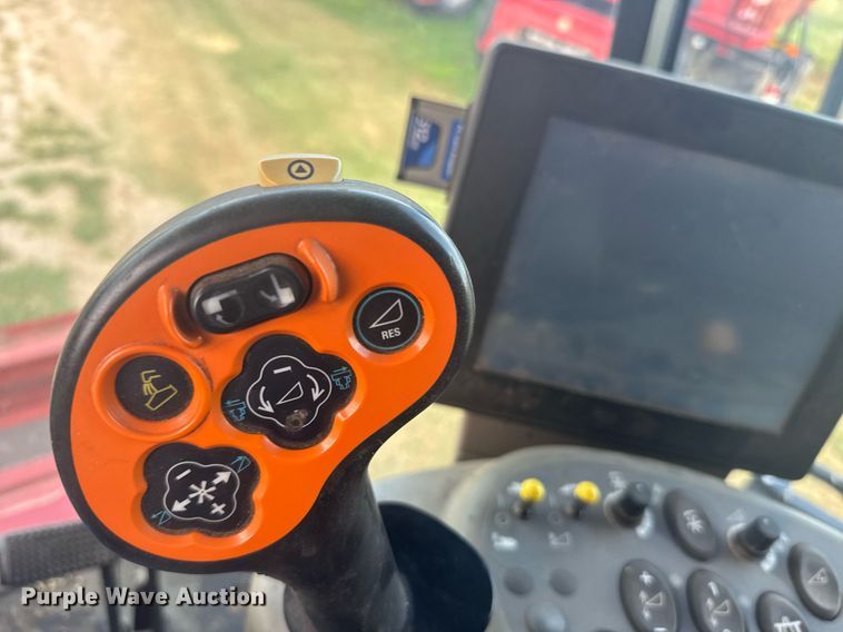 image for item ER2136 2010 Case IH 8120 combine