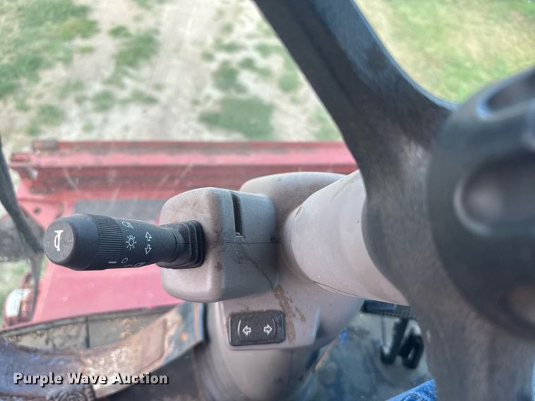 image for item ER2136 2010 Case IH 8120 combine