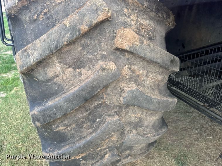 image for item ER2136 2010 Case IH 8120 combine