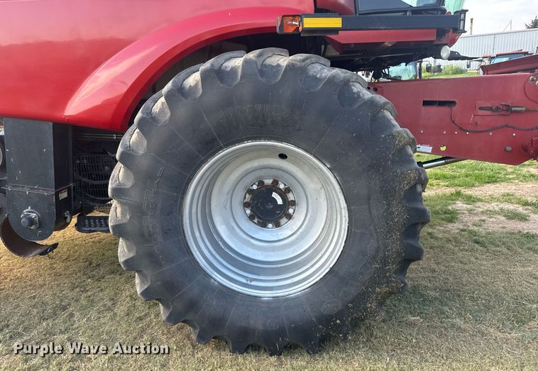 image for item ER2136 2010 Case IH 8120 combine