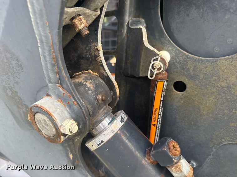 image for item ER2137 1995 Bobcat 773 skid steer loader