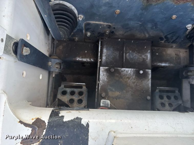 image for item ER2137 1995 Bobcat 773 skid steer loader