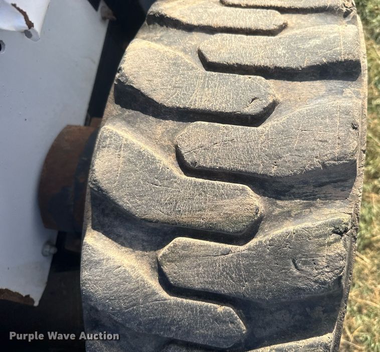 image for item ER2137 1995 Bobcat 773 skid steer loader