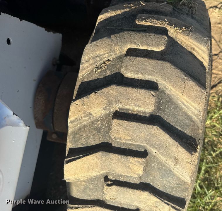 image for item ER2137 1995 Bobcat 773 skid steer loader