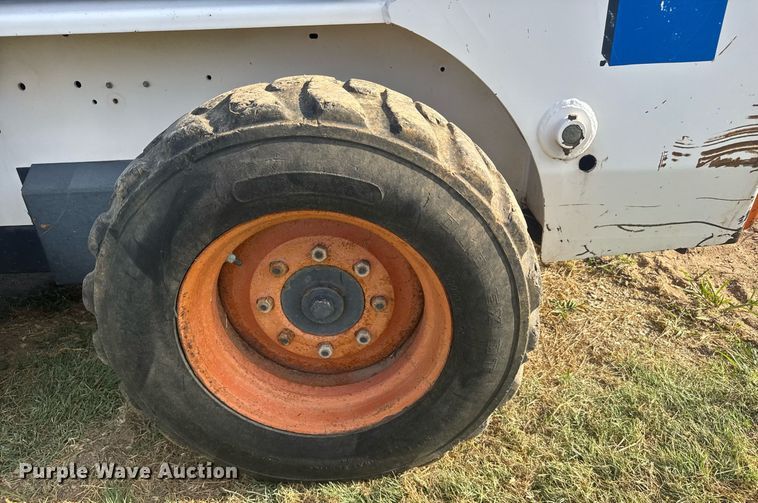 image for item ER2137 1995 Bobcat 773 skid steer loader