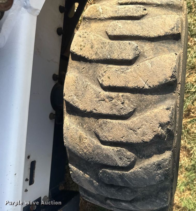 image for item ER2137 1995 Bobcat 773 skid steer loader