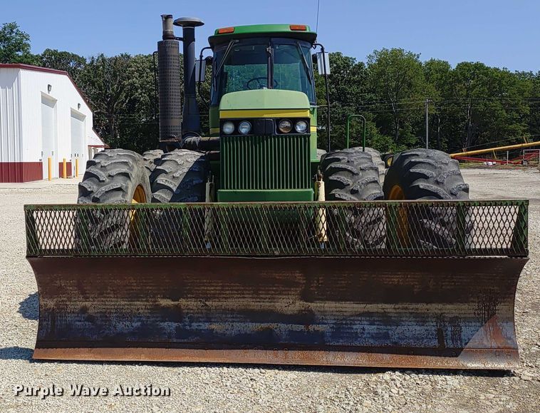 image for item ER2158 1985 John Deere 8650 4WD tractor