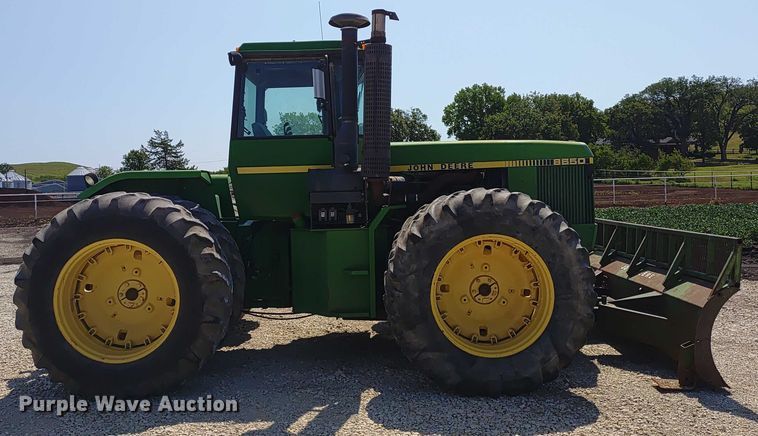 image for item ER2158 1985 John Deere 8650 4WD tractor