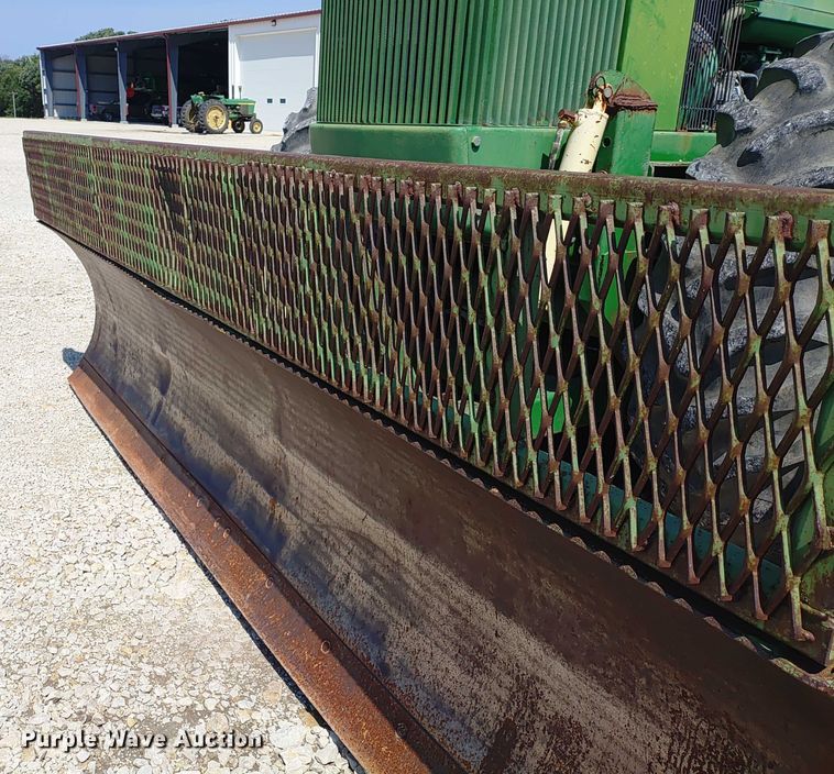 image for item ER2158 1985 John Deere 8650 4WD tractor