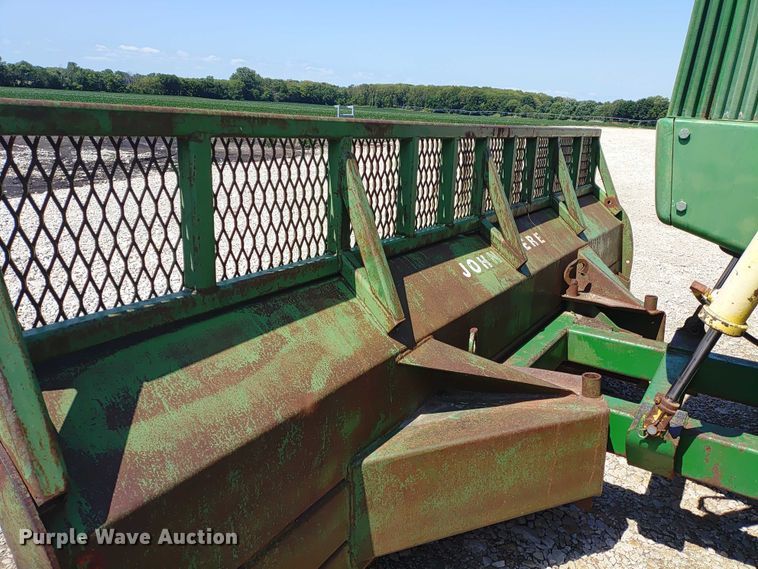 image for item ER2158 1985 John Deere 8650 4WD tractor