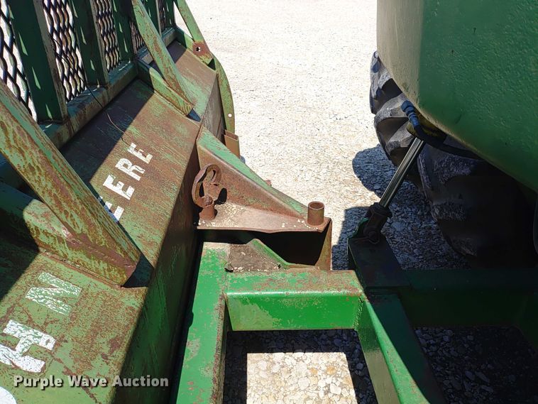 image for item ER2158 1985 John Deere 8650 4WD tractor