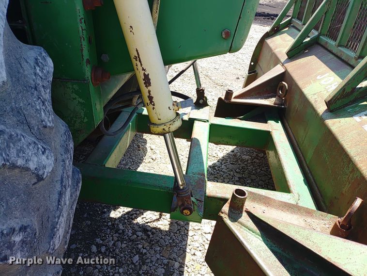 image for item ER2158 1985 John Deere 8650 4WD tractor