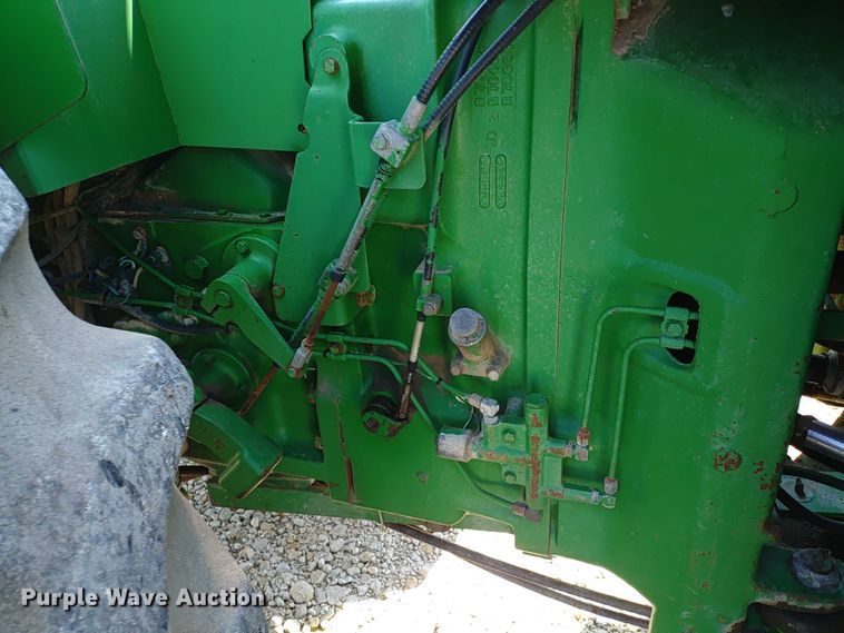 image for item ER2158 1985 John Deere 8650 4WD tractor