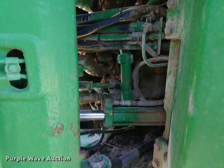 image for item ER2158 1985 John Deere 8650 4WD tractor