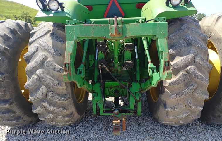 image for item ER2158 1985 John Deere 8650 4WD tractor