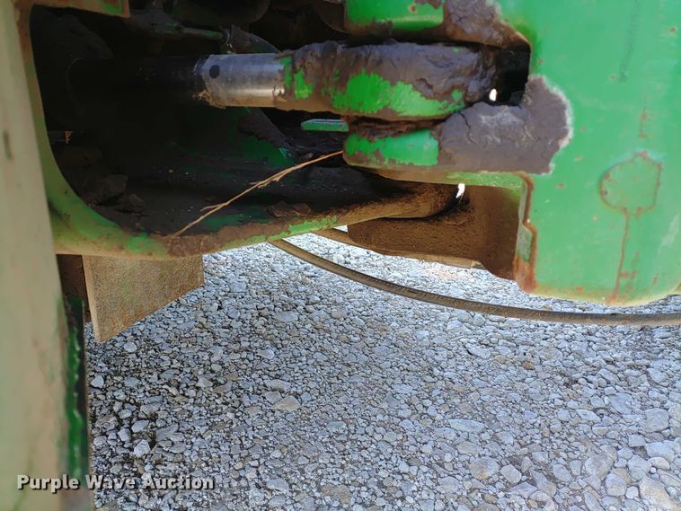 image for item ER2158 1985 John Deere 8650 4WD tractor