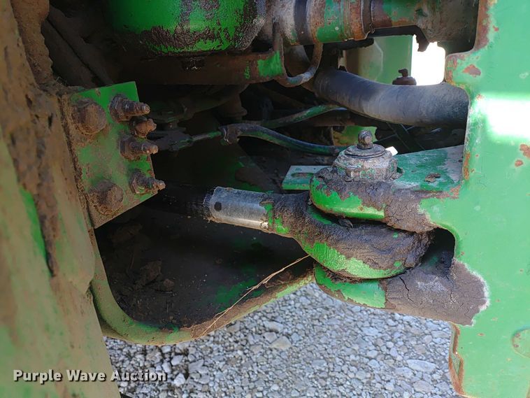 image for item ER2158 1985 John Deere 8650 4WD tractor