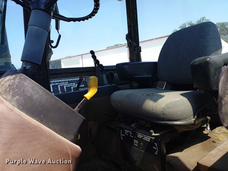 image for item ER2158 1985 John Deere 8650 4WD tractor