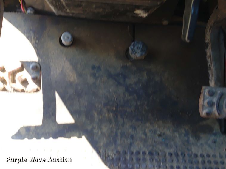 image for item ER2158 1985 John Deere 8650 4WD tractor