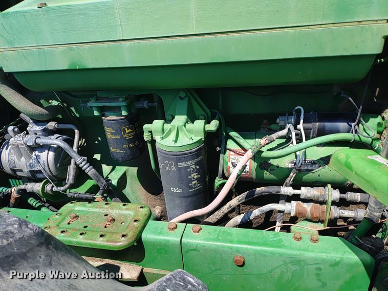 image for item ER2158 1985 John Deere 8650 4WD tractor