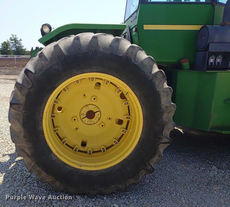 image for item ER2158 1985 John Deere 8650 4WD tractor