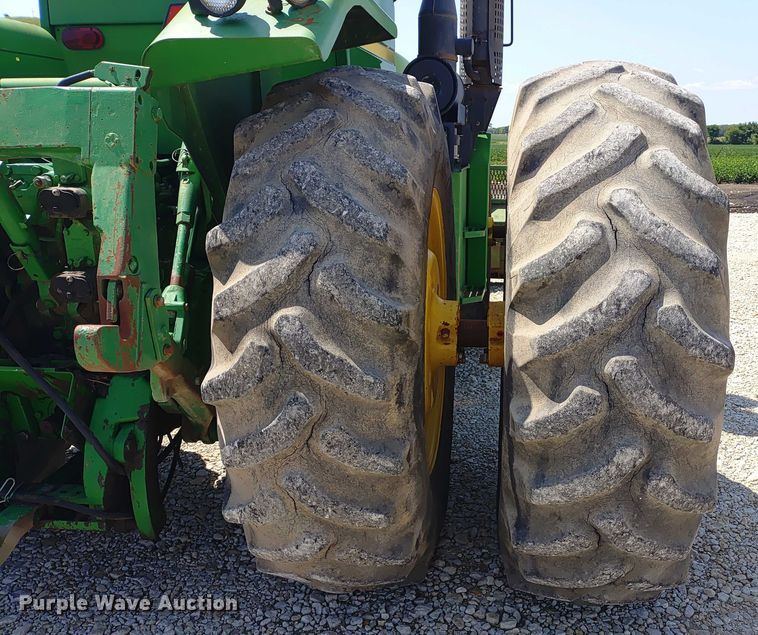 image for item ER2158 1985 John Deere 8650 4WD tractor