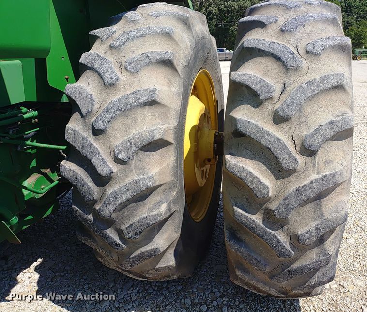 image for item ER2158 1985 John Deere 8650 4WD tractor