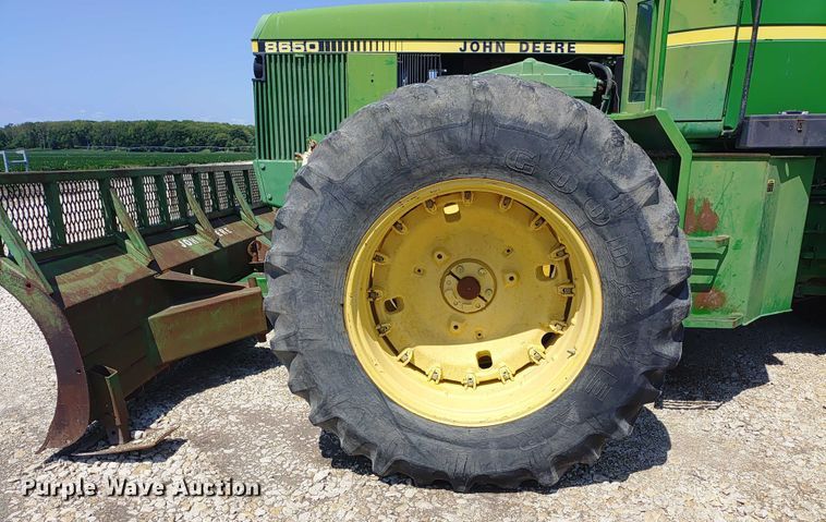 image for item ER2158 1985 John Deere 8650 4WD tractor