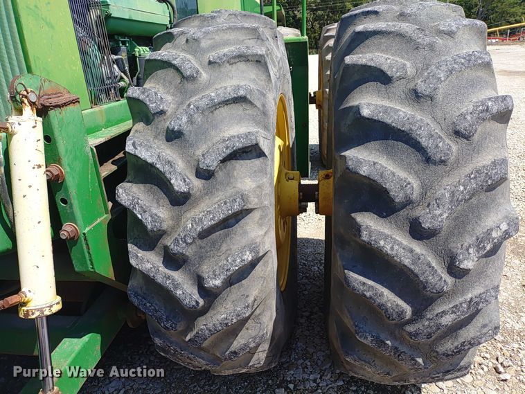 image for item ER2158 1985 John Deere 8650 4WD tractor