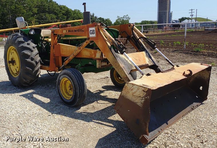 image for item ER2159 1975 John Deere 2030 tractor